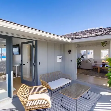 Blue Water View Condo In Prime Coastal Locale